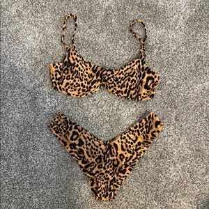 WORN ONCE BILLABONG LEOPARD BIKINI